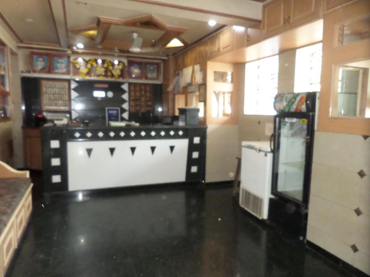Hotel Padma Nashik Exterior foto