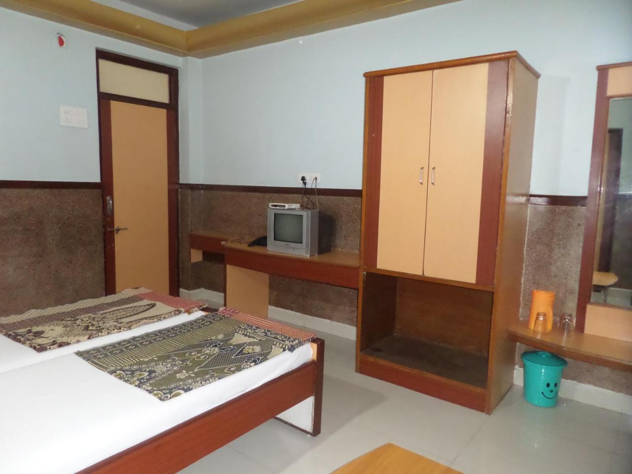 Hotel Padma Nashik Exterior foto